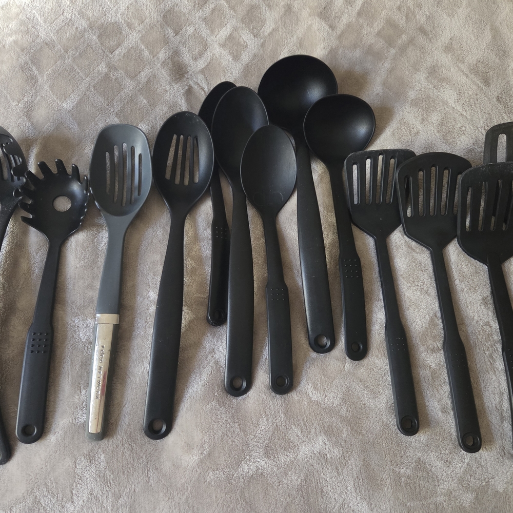 Black Kitchen Utensil Set